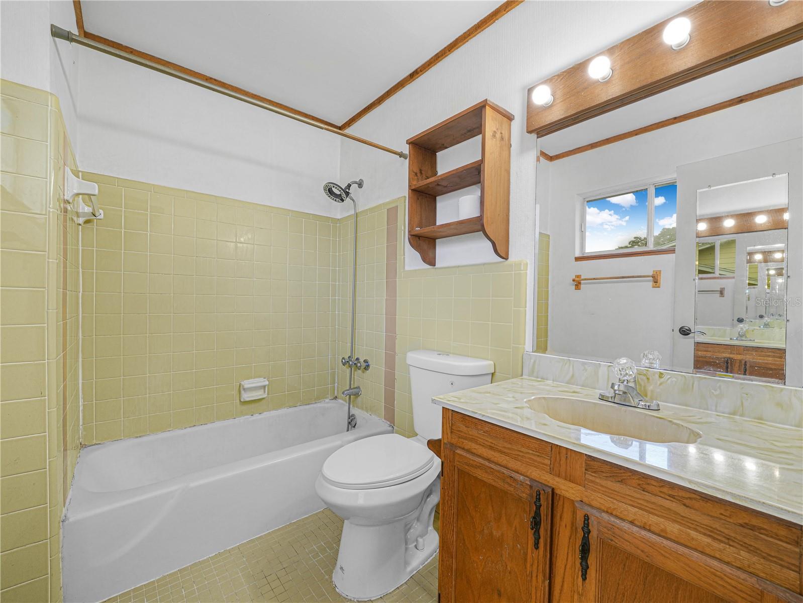 LAKEWOOD - Residential