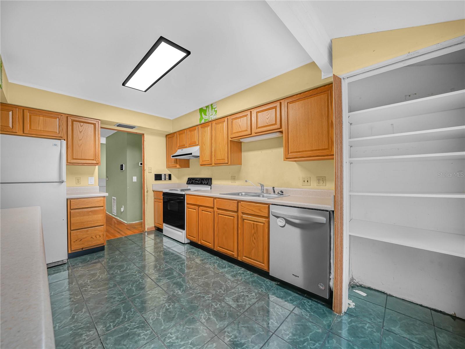 LAKEWOOD - Residential