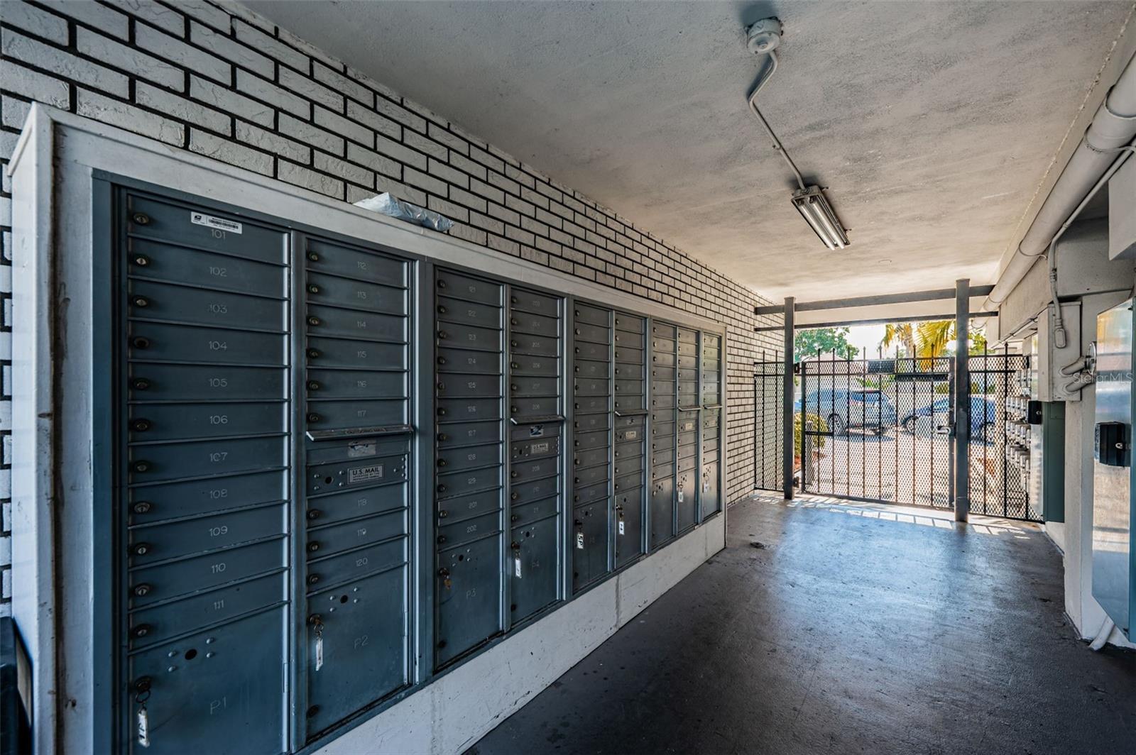 FRENCH QUARTER NORTH CONDO THE - Residential