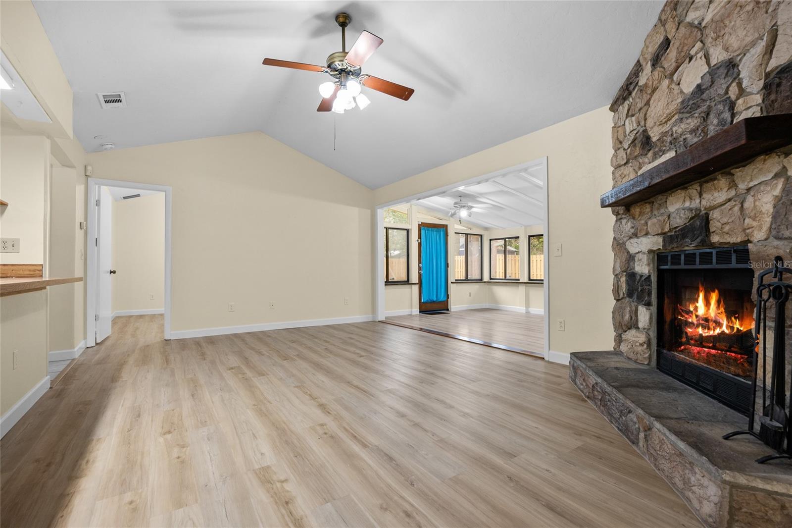 SPRINGTREE VII - Residential