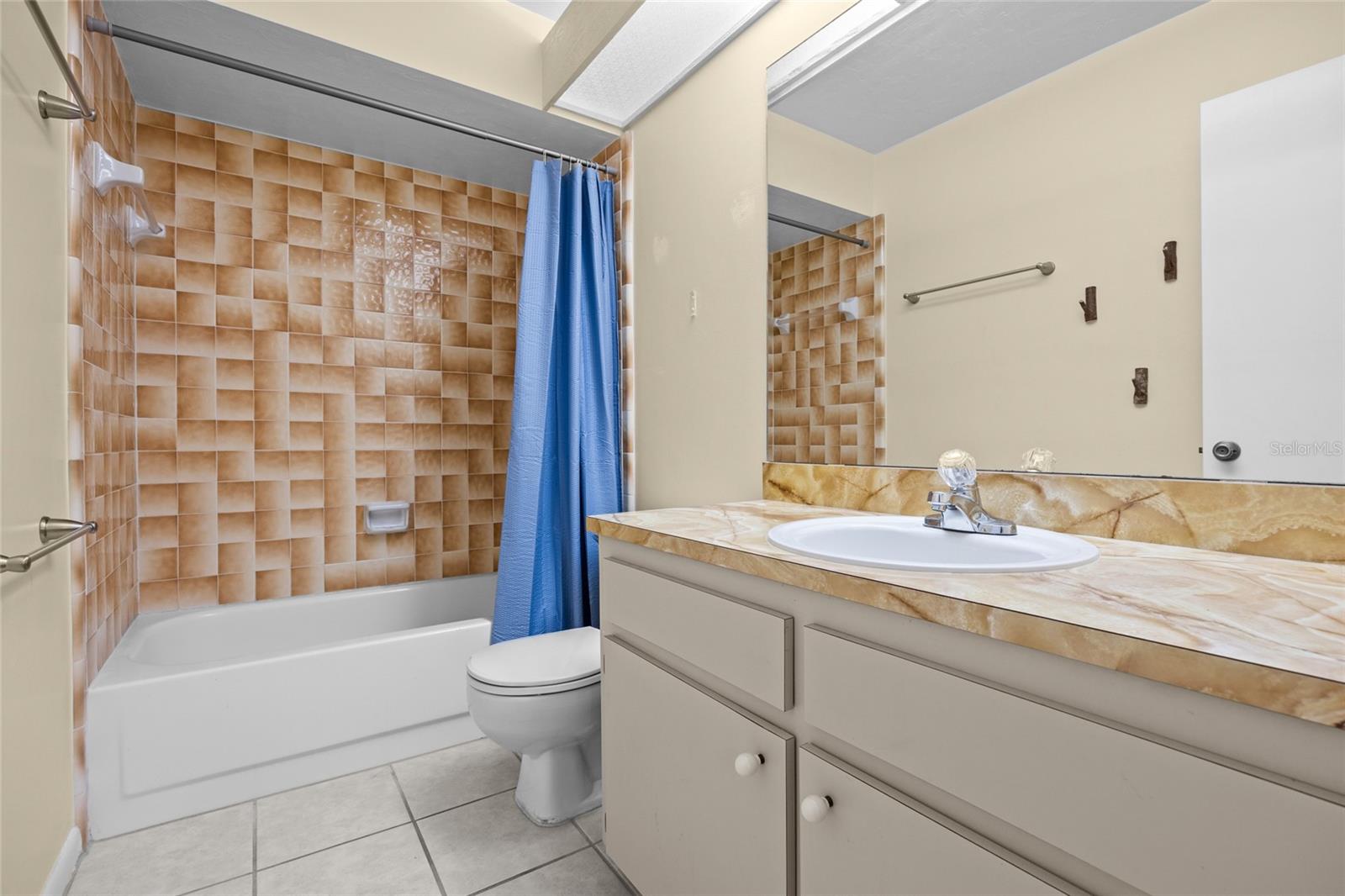 SPRINGTREE VII - Residential