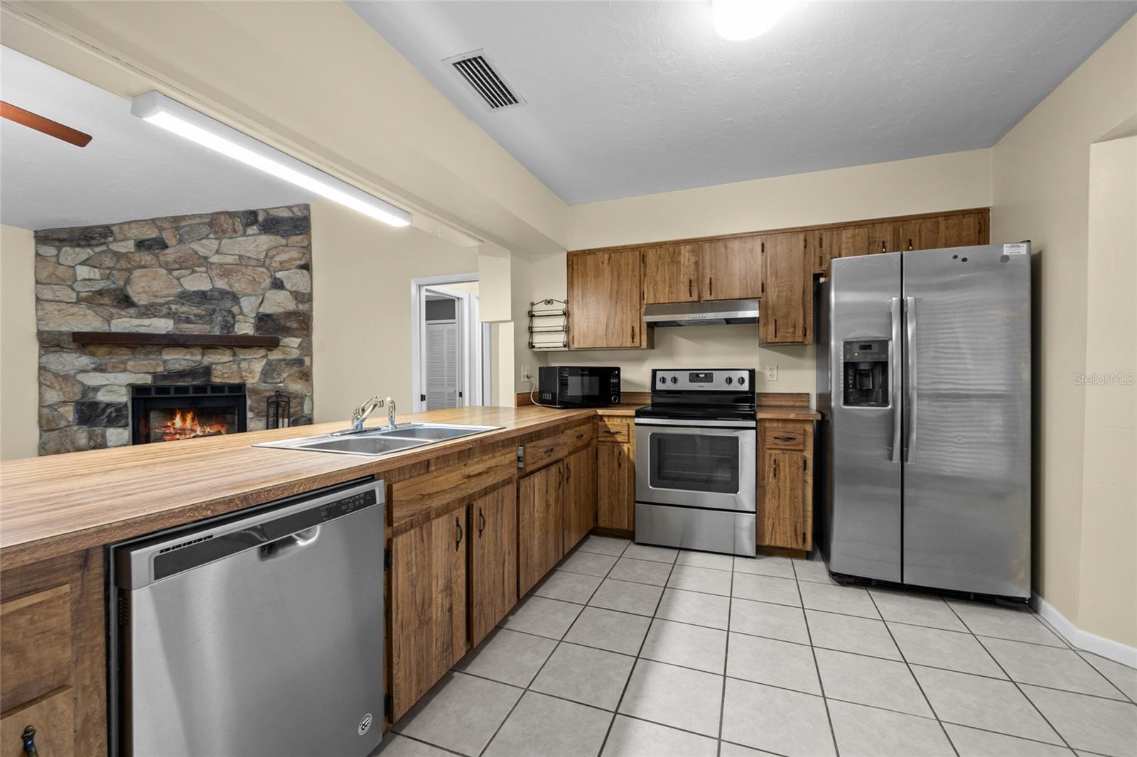 SPRINGTREE VII - Residential