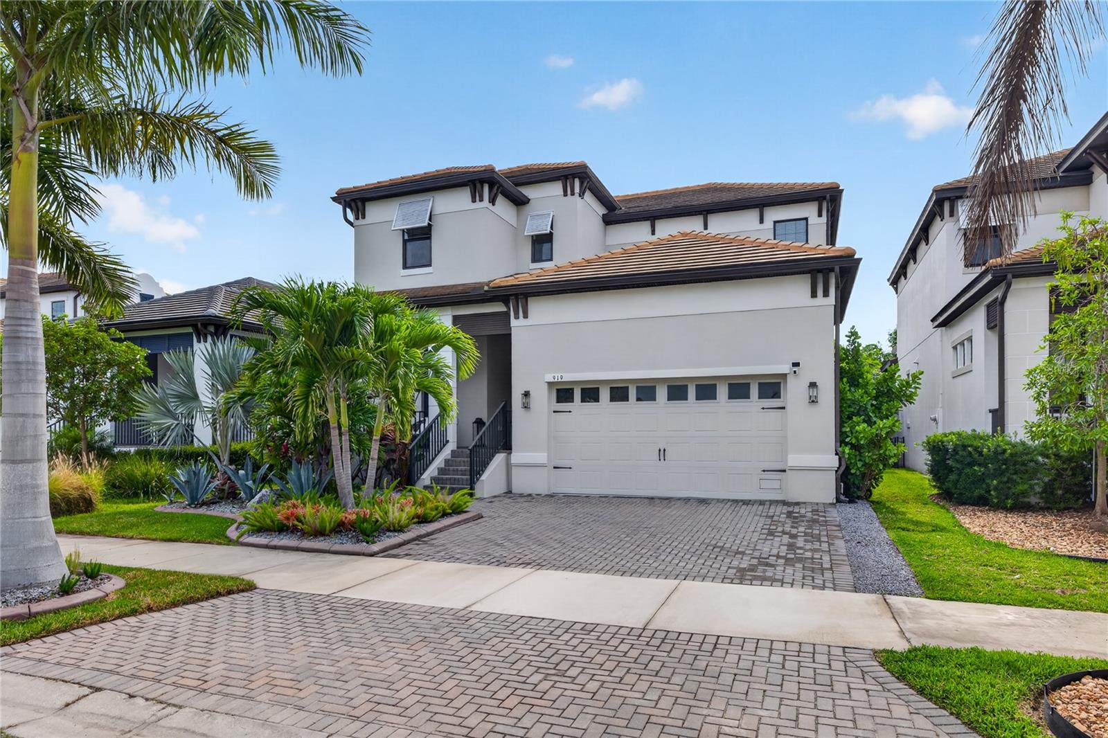 919 SEAGRAPE DRIVE