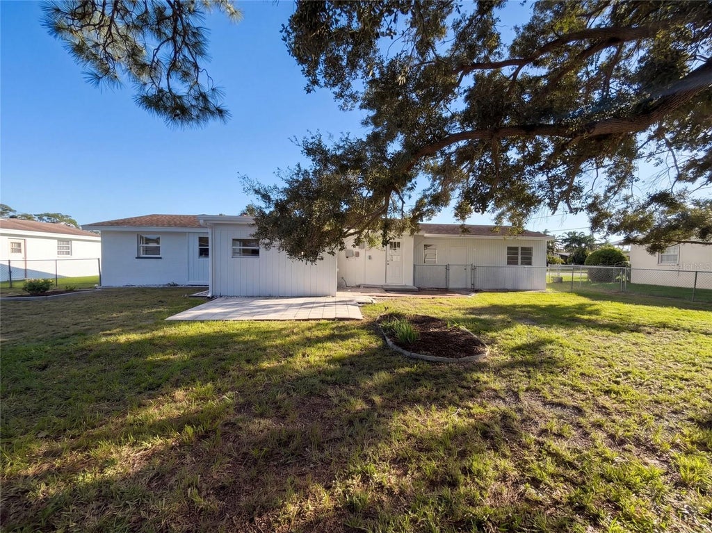Photo of 117 66th Avenue W, Bradenton, FL 34207 (MLS # O6451164)