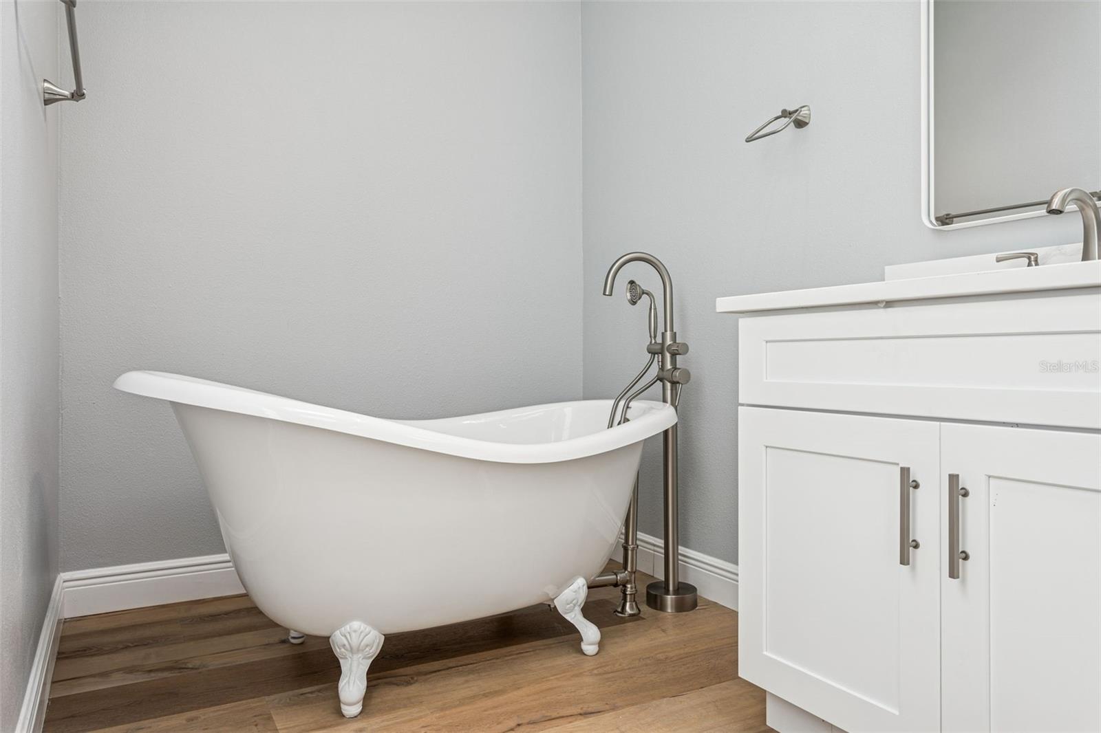 APOLLO BEACH - Residential