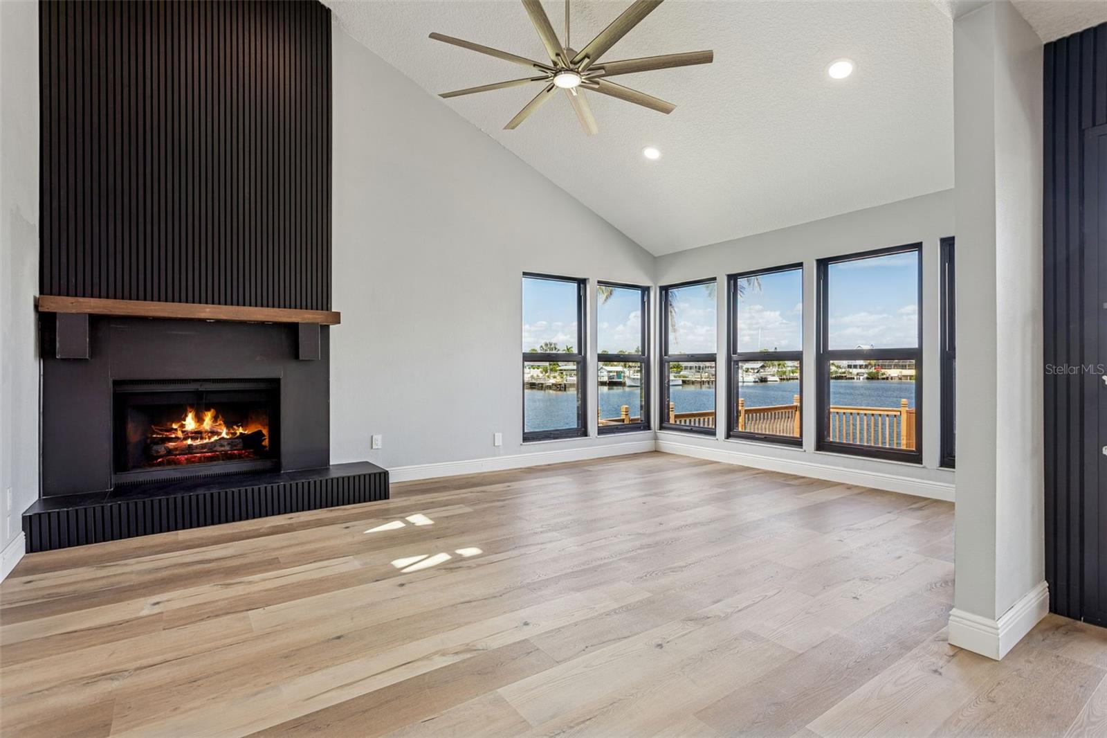 APOLLO BEACH - Residential