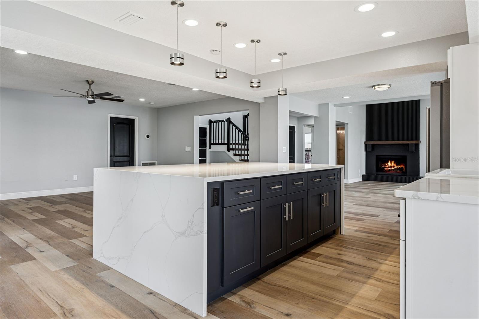 APOLLO BEACH - Residential