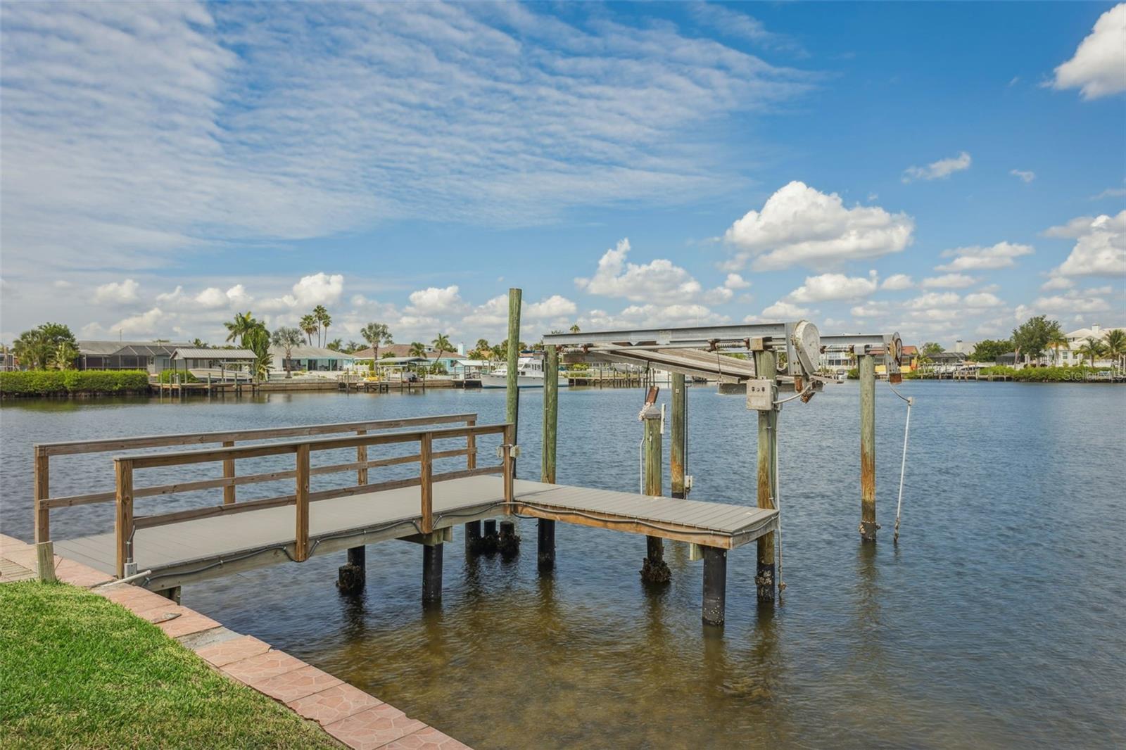 APOLLO BEACH - Residential