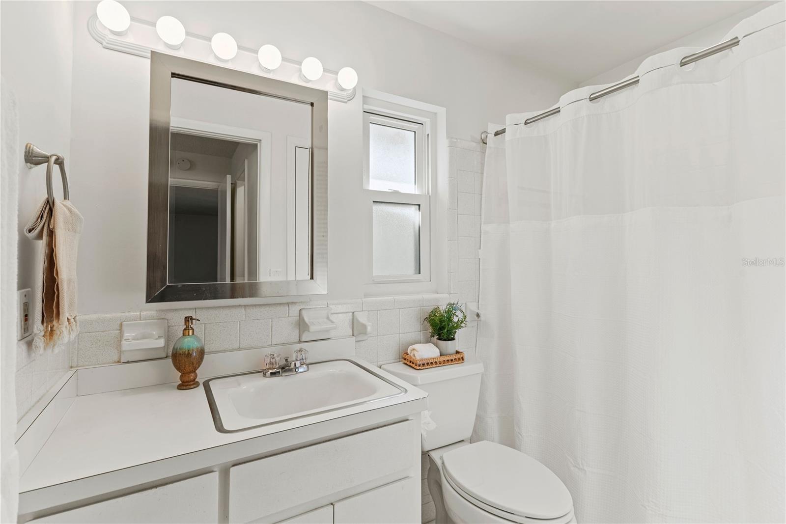 ROBERTA PLACE - Residential