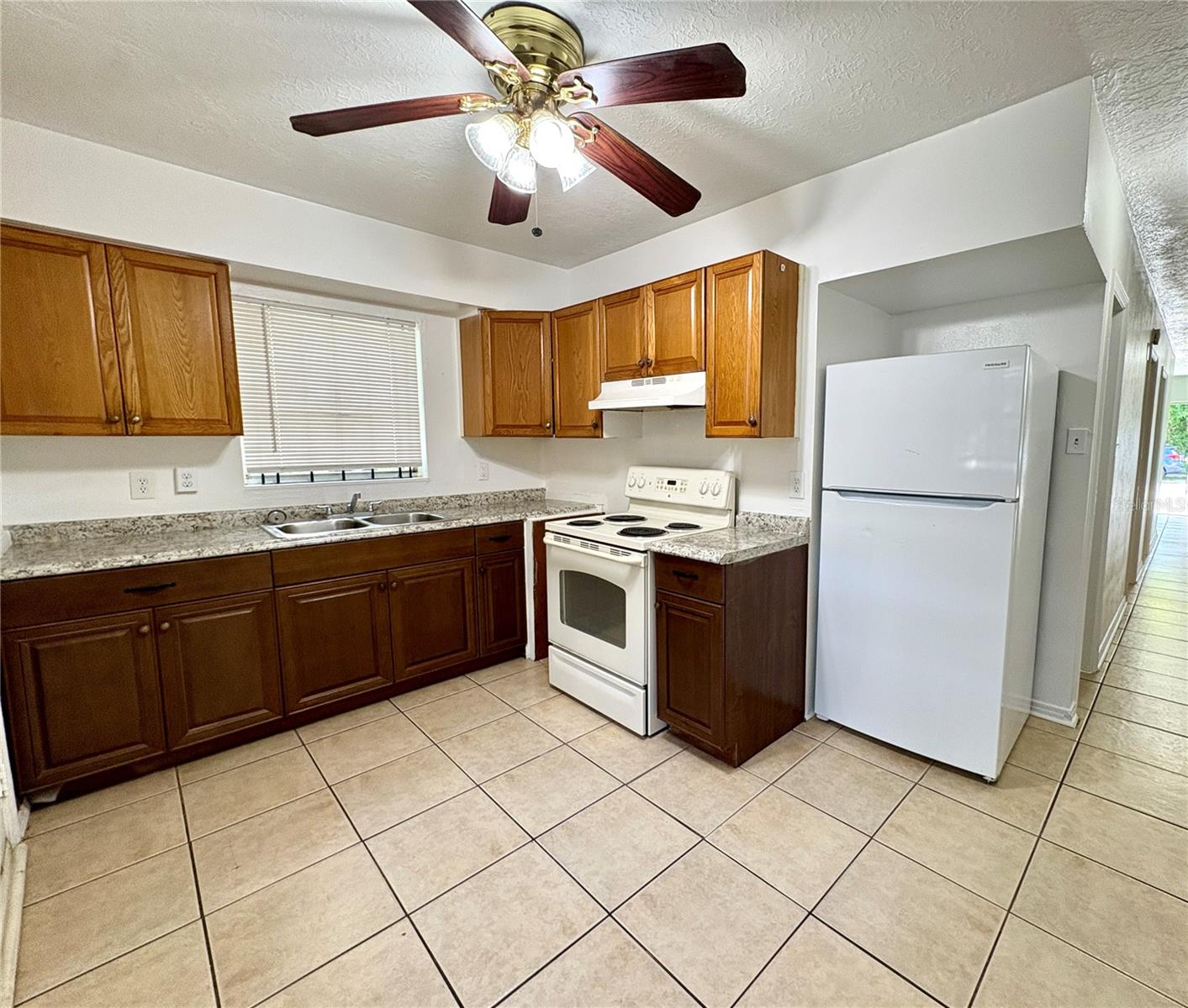 EL CERRO - Residential Lease