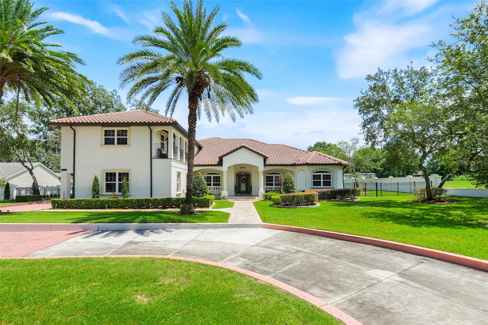 4943 N APOPKA VINELAND ROAD