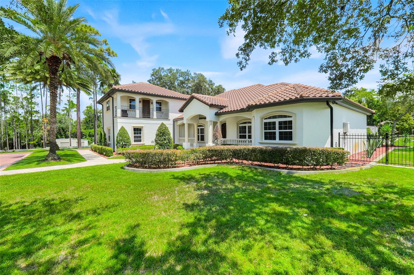 4943 N APOPKA VINELAND ROAD