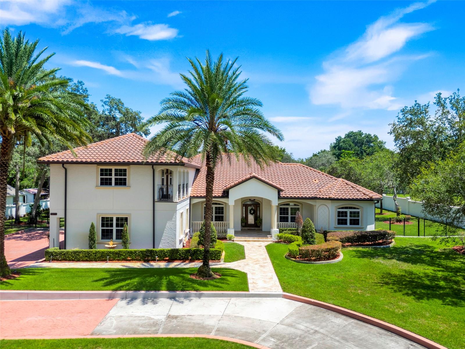 4943 N APOPKA VINELAND ROAD