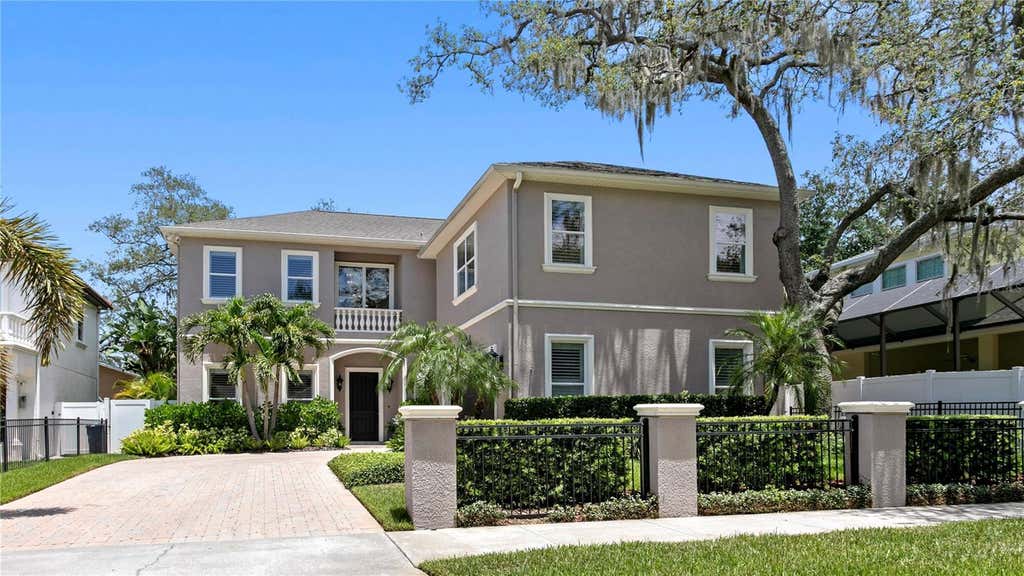 Photo of 404 S Clark Avenue, Tampa, FL 33609 (MLS # TB8523992)