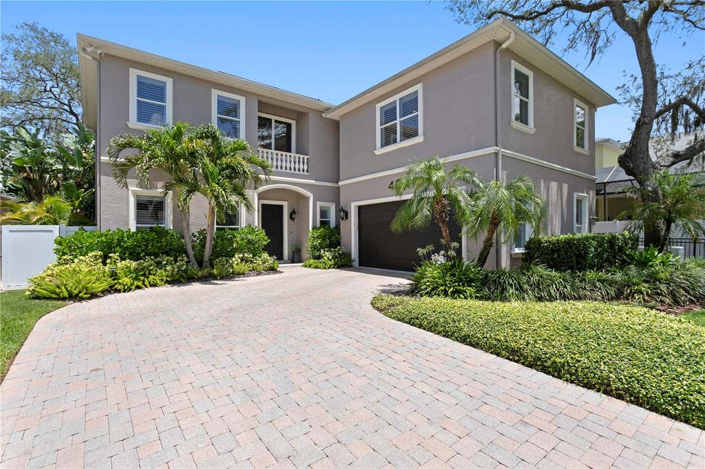 Photo of 404 S Clark Avenue, Tampa, FL 33609 (MLS # TB8523992)