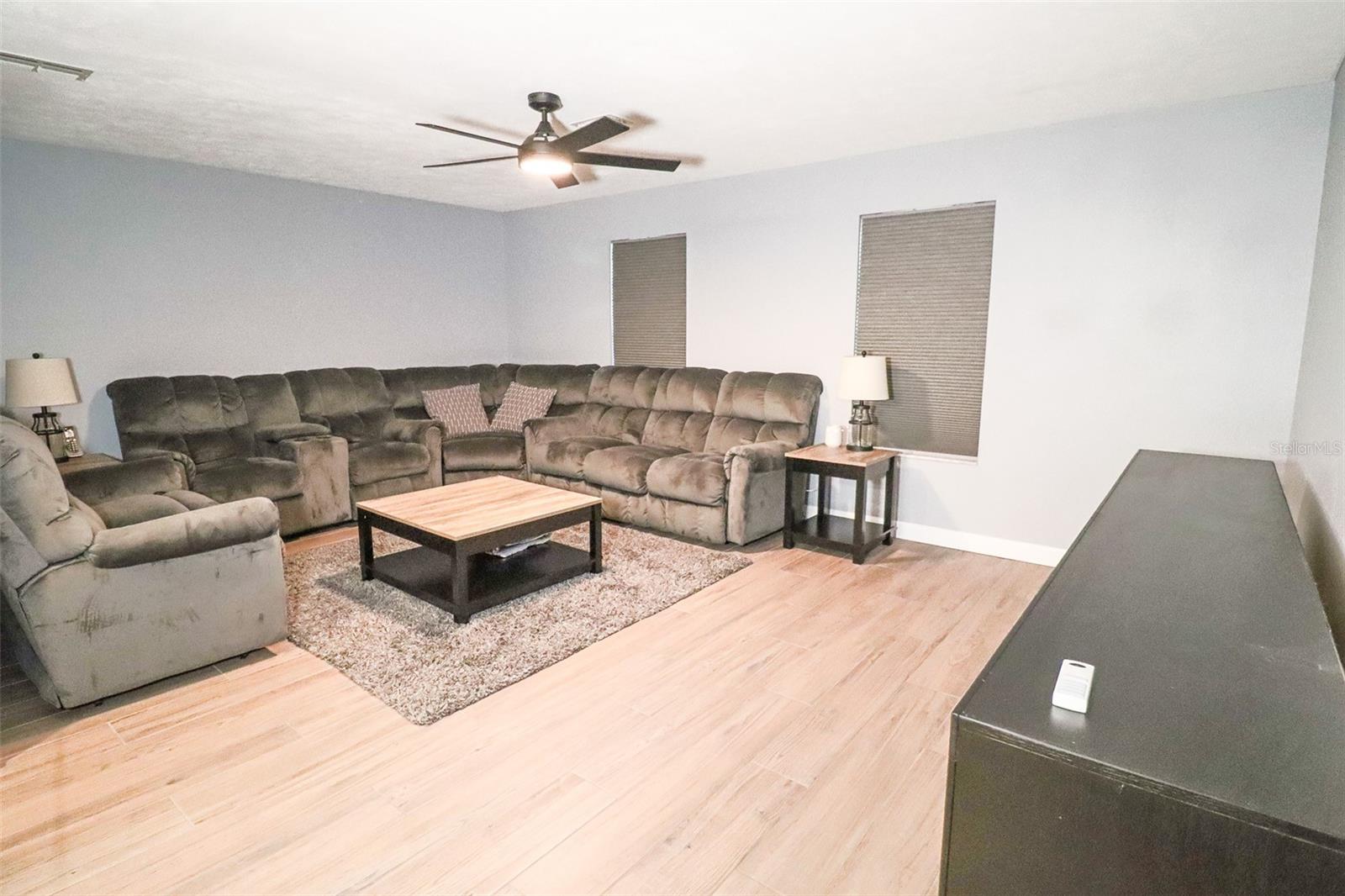 ROLLING HILLS UN 04 - Residential