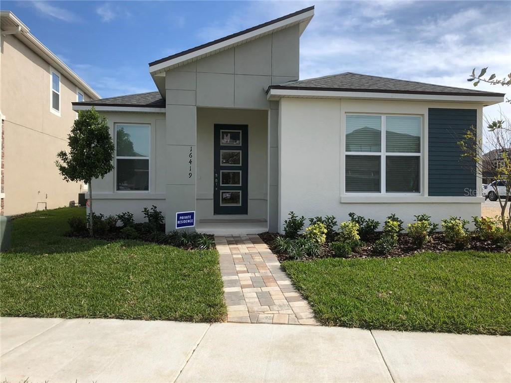 Beautiful 3-Bed, 2-Bath Home in Horizon West!
Located in a peaceful community in Winter Garden, this one-story home offers resort-style amenities including a pool, fitness center, playgrounds, walking trails, and more. Enjoy nearby access to Plant Street, theme parks, shopping, dining, and major highways for easy commuting.