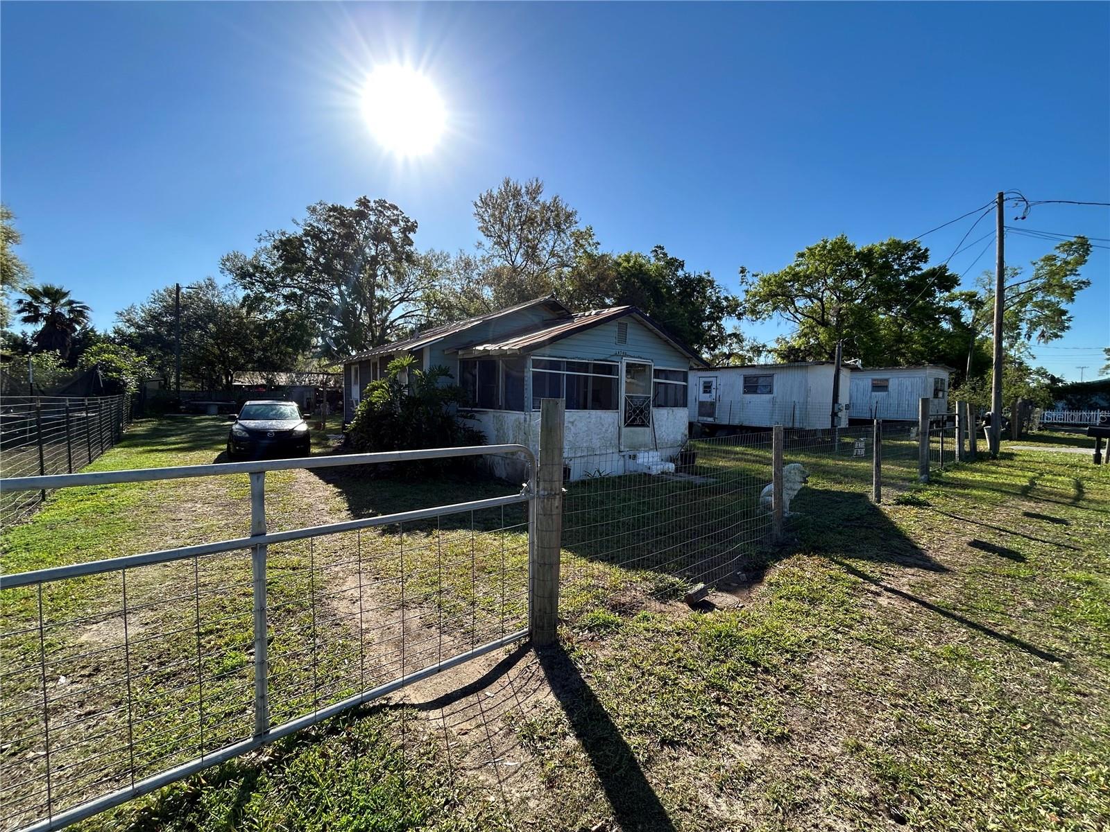 Investor Special – Priced to Sell! Just 6 minutes from Downtown Dade City and only 20 minutes to I-75, this 2-bedroom, 1-bath fixer-upper is the perfect opportunity for investors or buyers looking to add value. With some TLC, this home has great potential as a rental, flip, or personal residence. Don’t miss out on this priced-to-sell property in a prime location close to shopping, dining, and major highways.