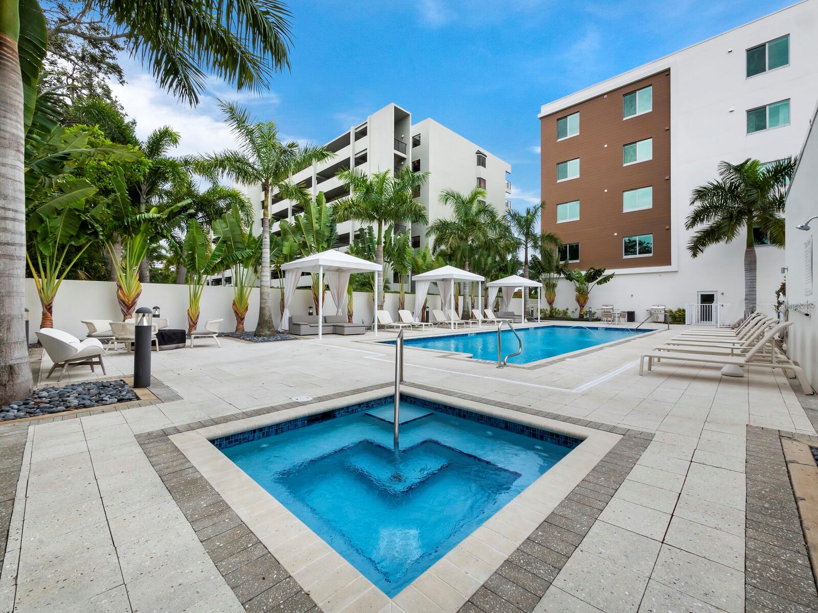 7 ONE ONE PALM - Residential