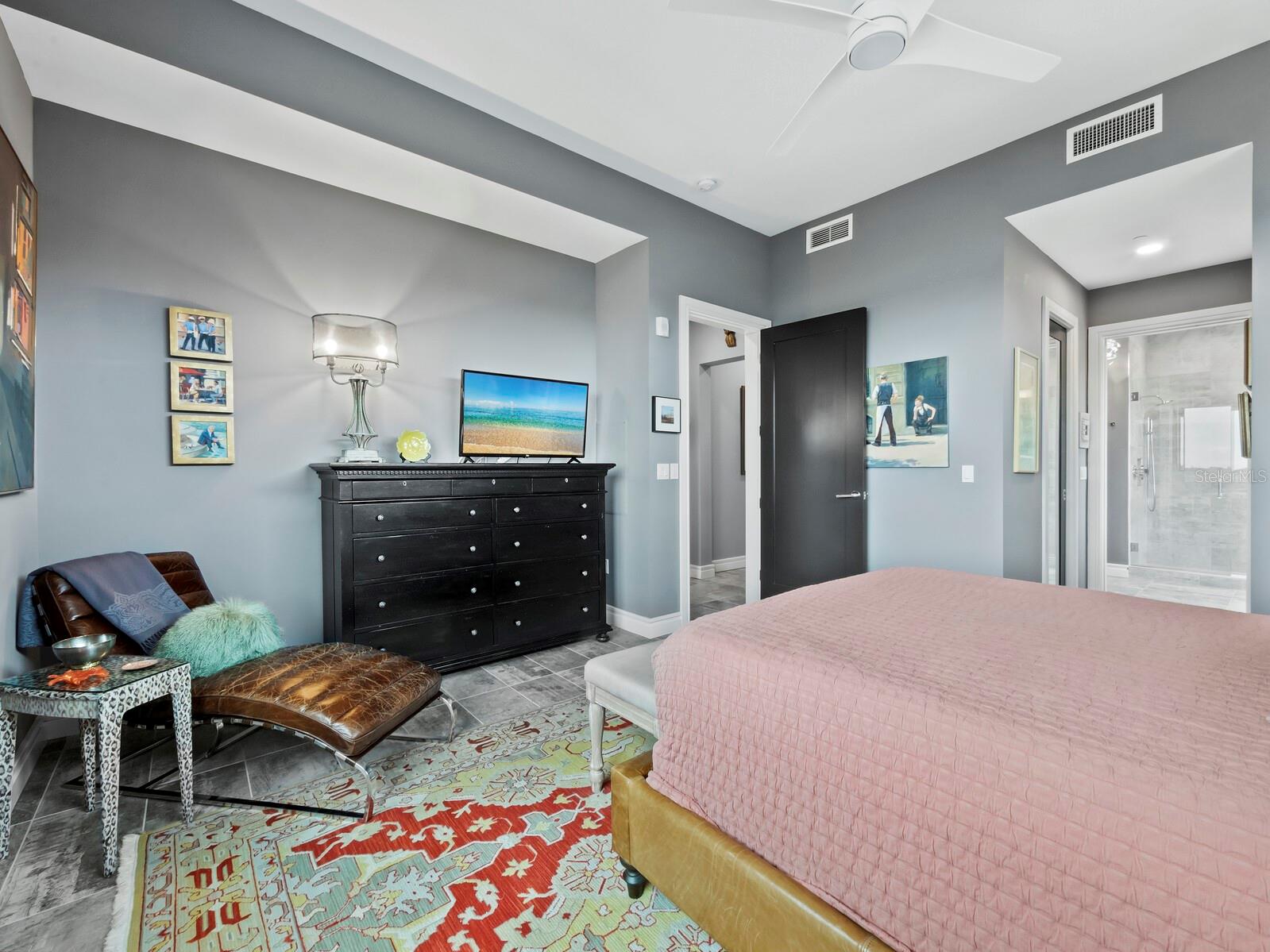 7 ONE ONE PALM - Residential
