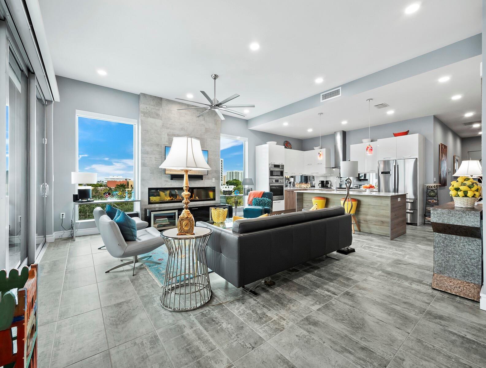 7 ONE ONE PALM - Residential