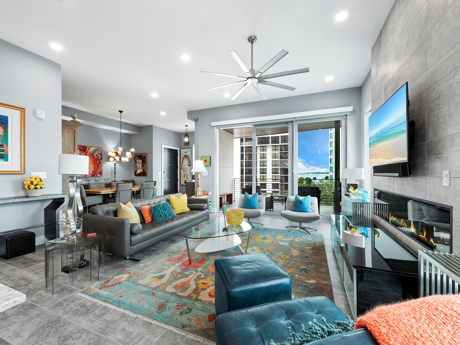 7 ONE ONE PALM - Residential