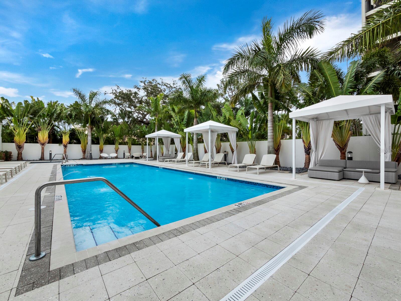7 ONE ONE PALM - Residential