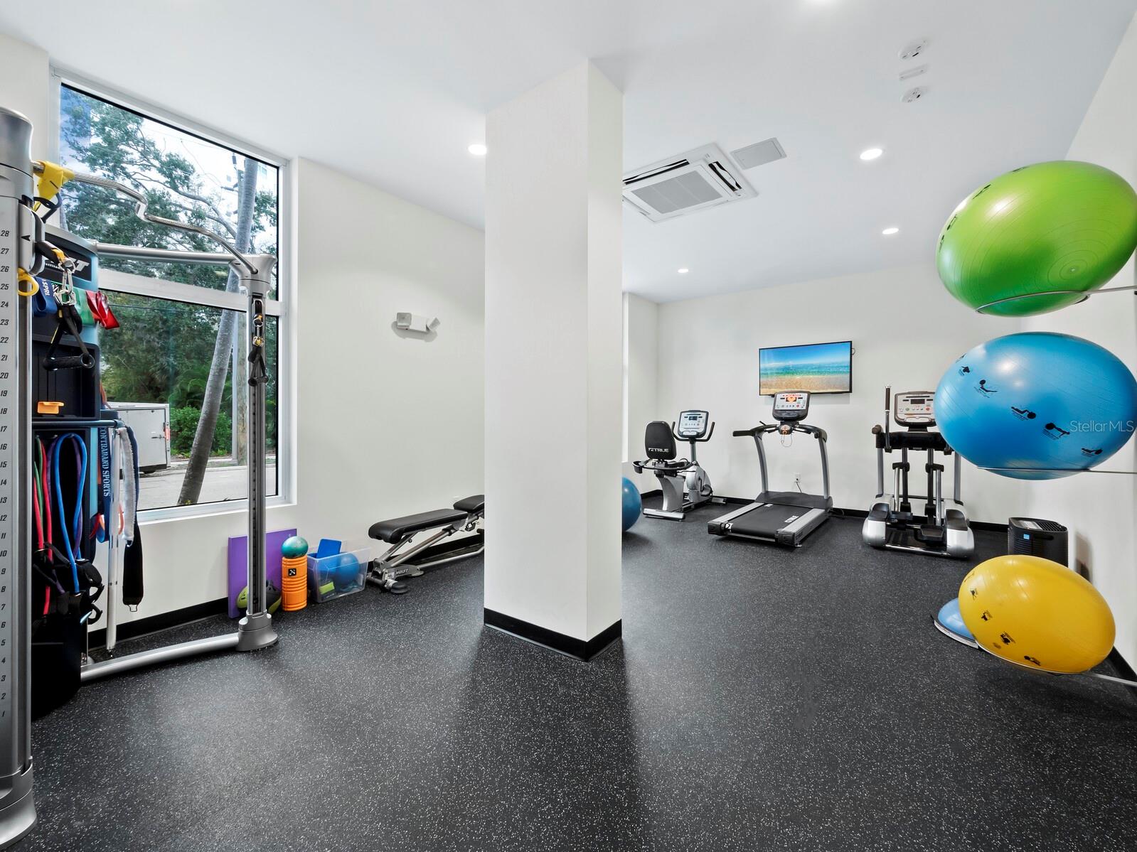 7 ONE ONE PALM - Residential