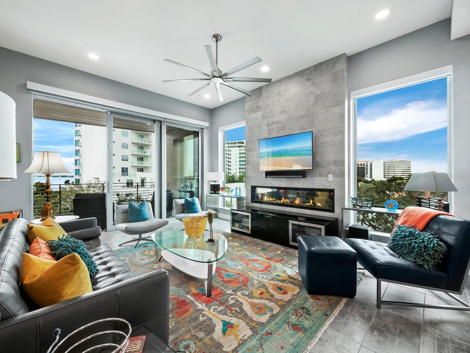 7 ONE ONE PALM - Residential