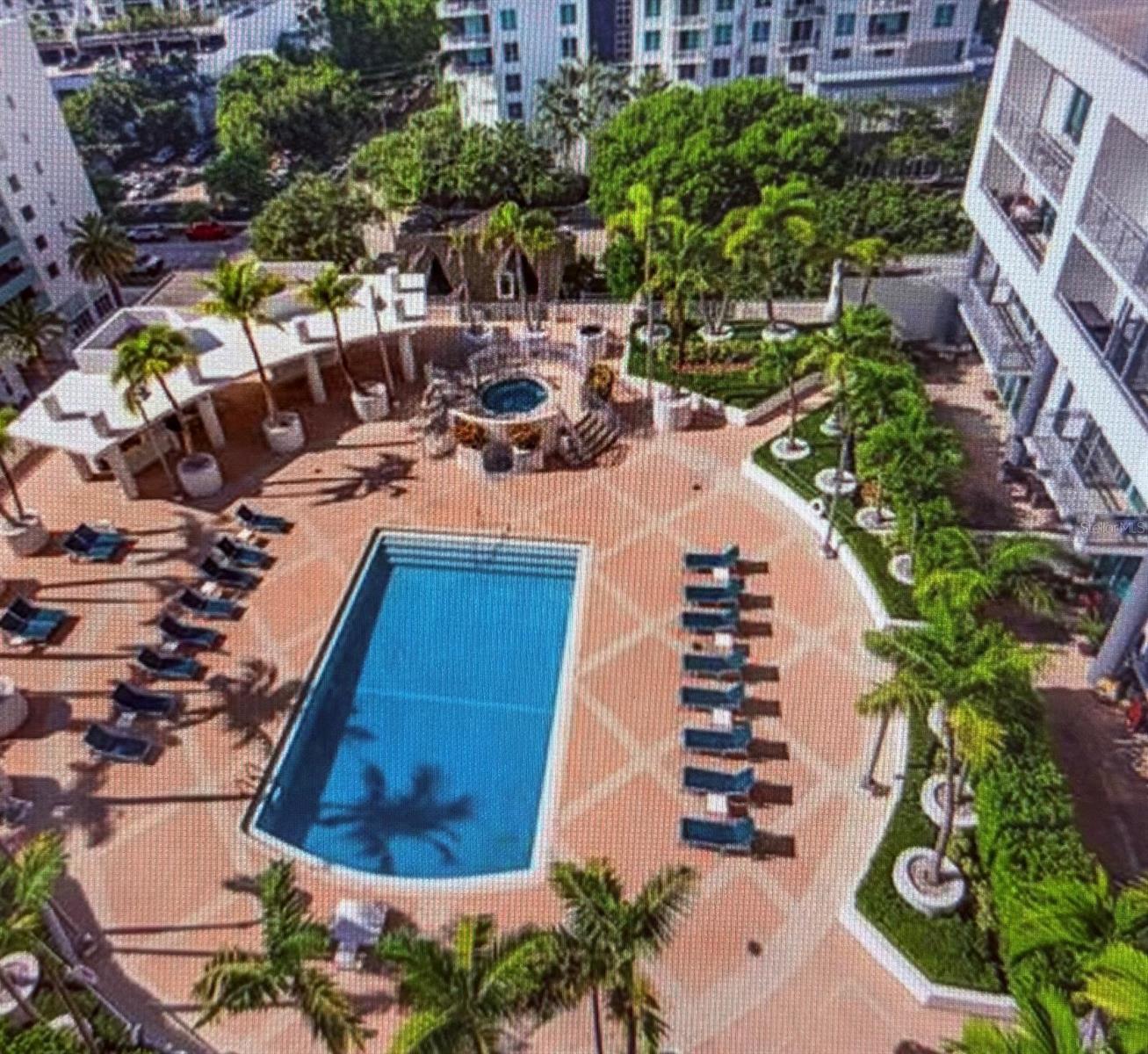 CITY 24 CONDO - Residential