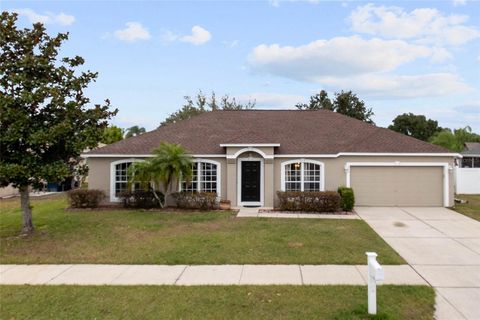 A home in AUBURNDALE