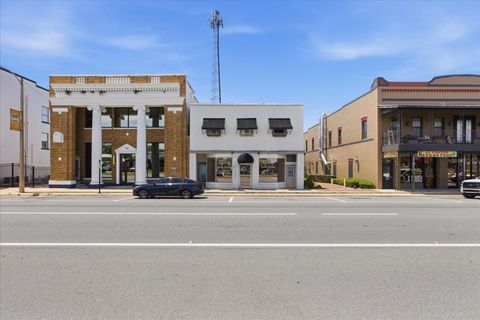 Tiny photo for 61 N Central Avenue, Umatilla, FL 32784 (MLS # G5111453)