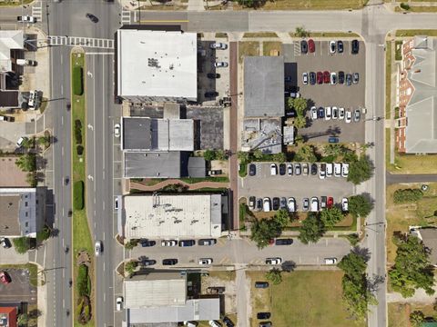 Tiny photo for 61 N Central Avenue, Umatilla, FL 32784 (MLS # G5111453)