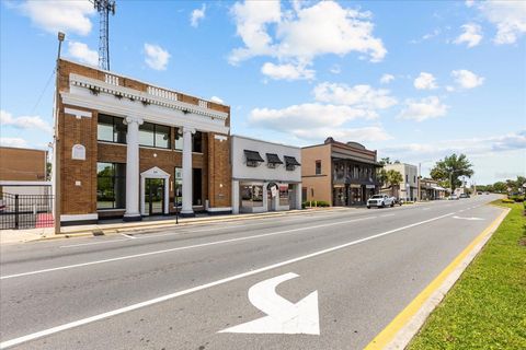 Tiny photo for 61 N Central Avenue, Umatilla, FL 32784 (MLS # G5111453)