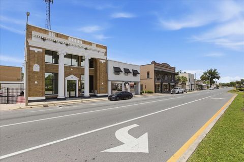 Tiny photo for 61 N Central Avenue, Umatilla, FL 32784 (MLS # G5111453)