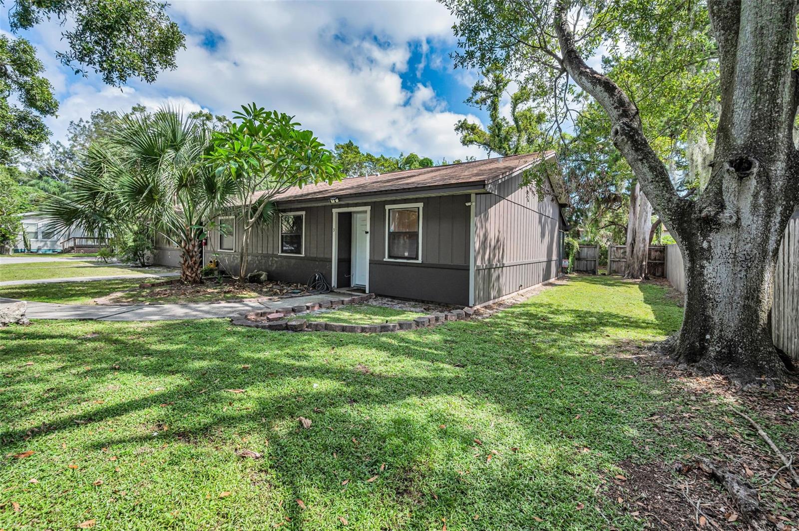 1890 WOLFORD ROAD 3