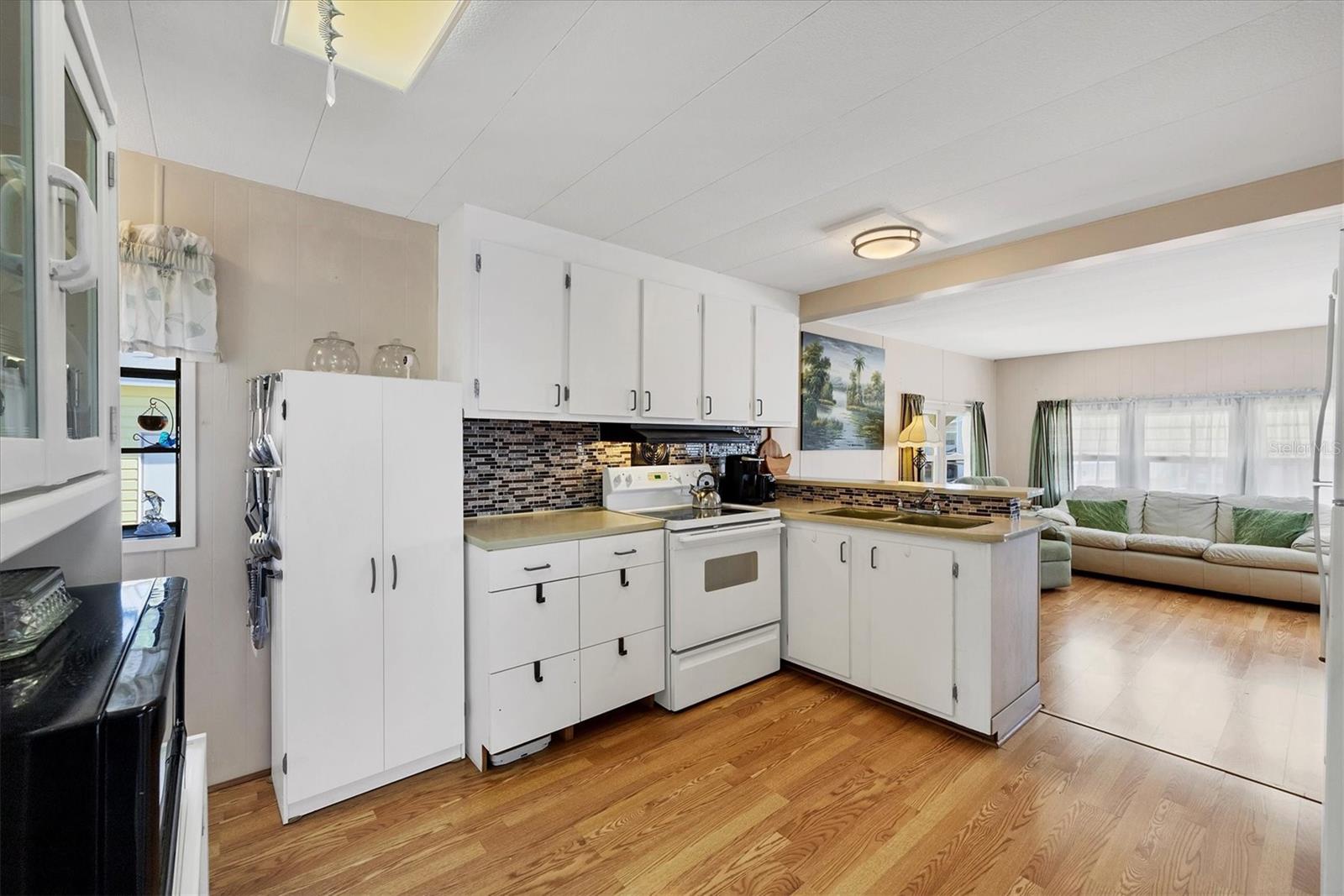 1760 - HOLIDAY PARK UNIT 1 - Residential