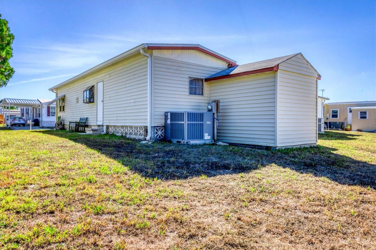 1760 - HOLIDAY PARK UNIT 1 - Residential