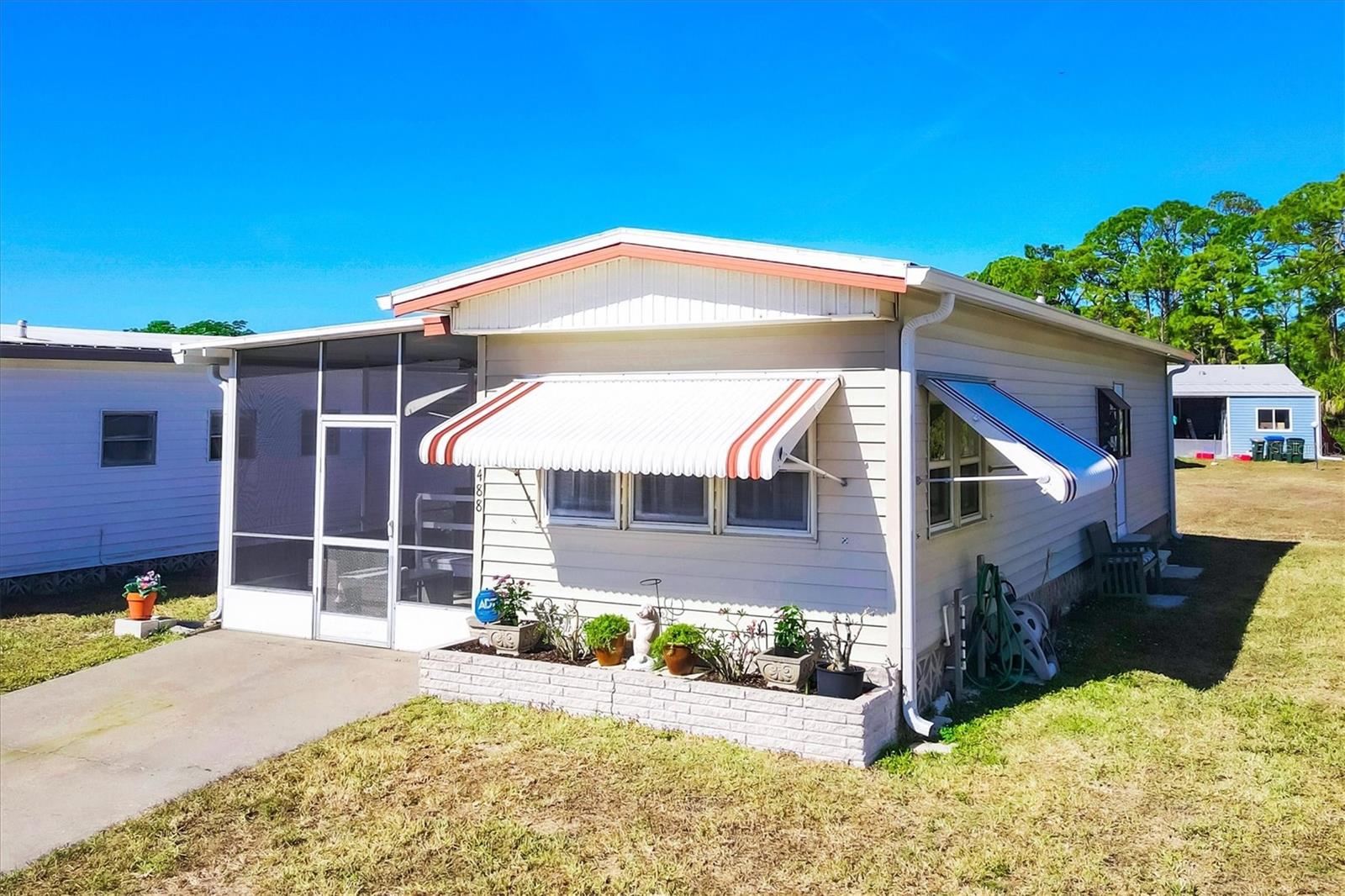 1760 - HOLIDAY PARK UNIT 1 - Residential