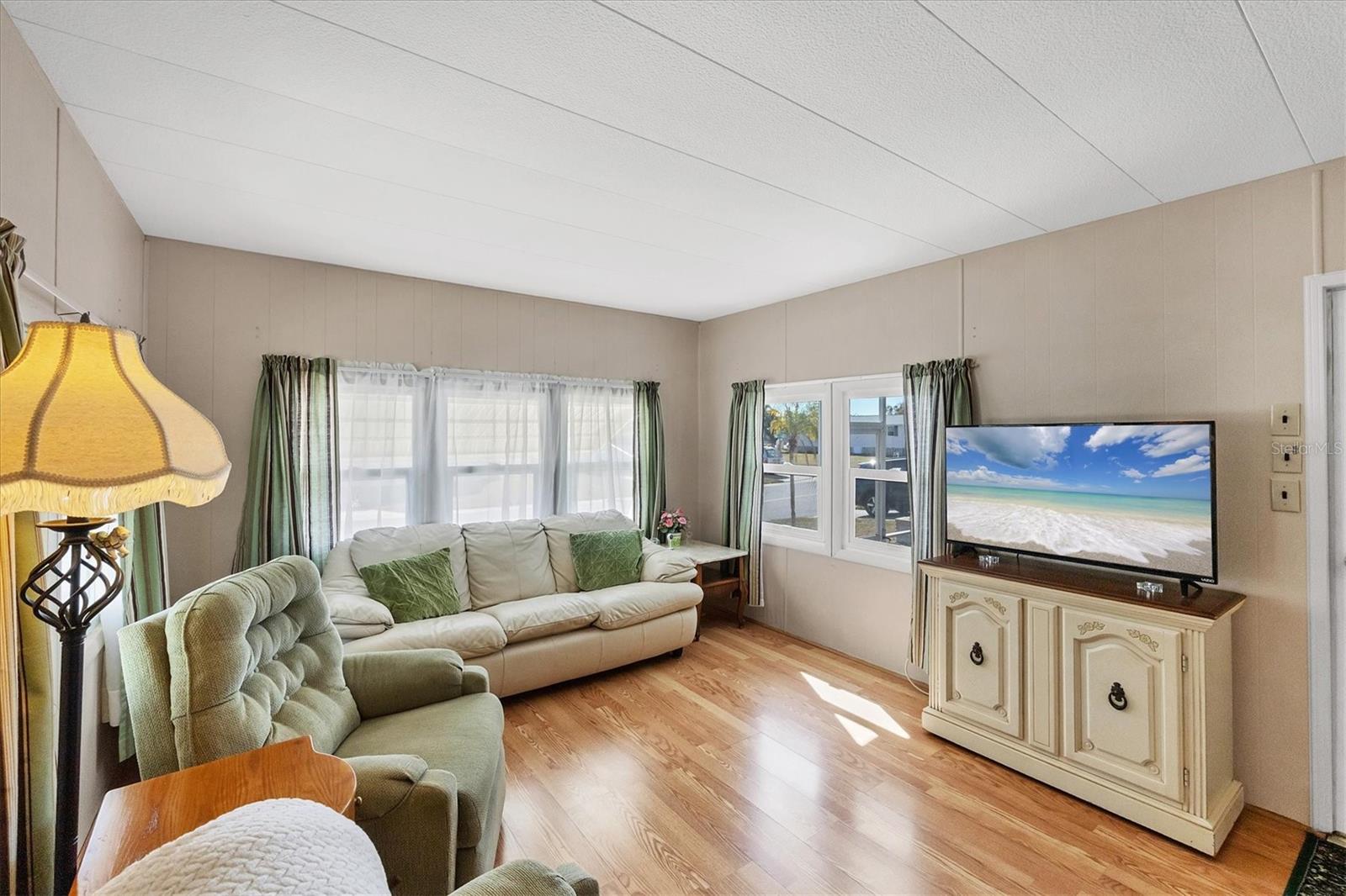 1760 - HOLIDAY PARK UNIT 1 - Residential