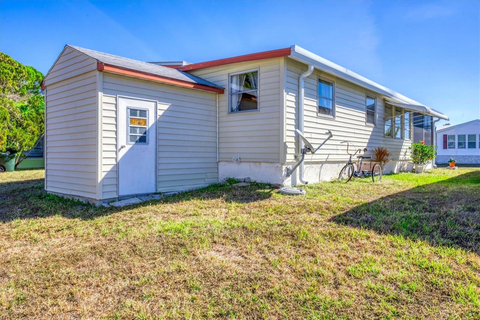 1760 - HOLIDAY PARK UNIT 1 - Residential