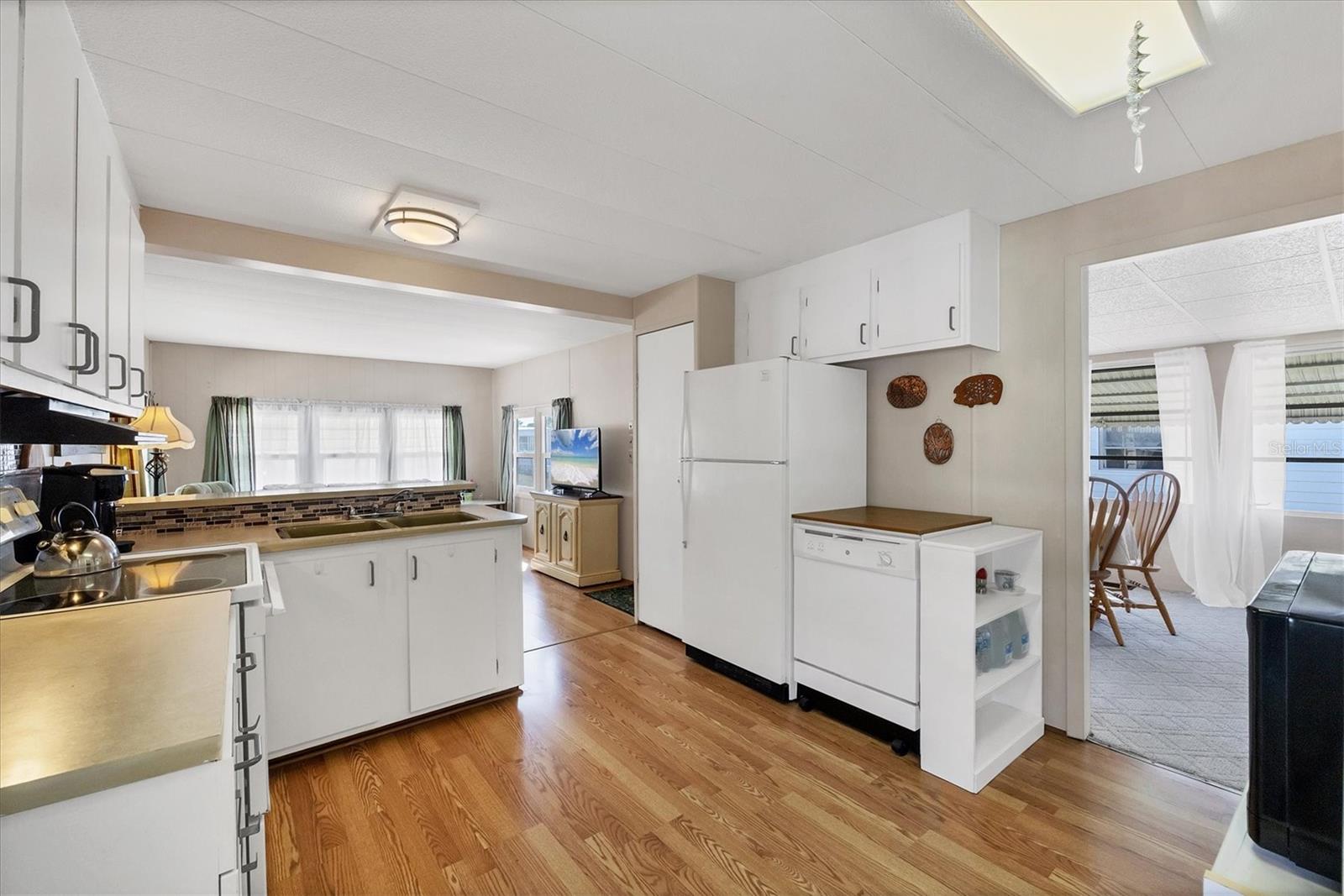 1760 - HOLIDAY PARK UNIT 1 - Residential