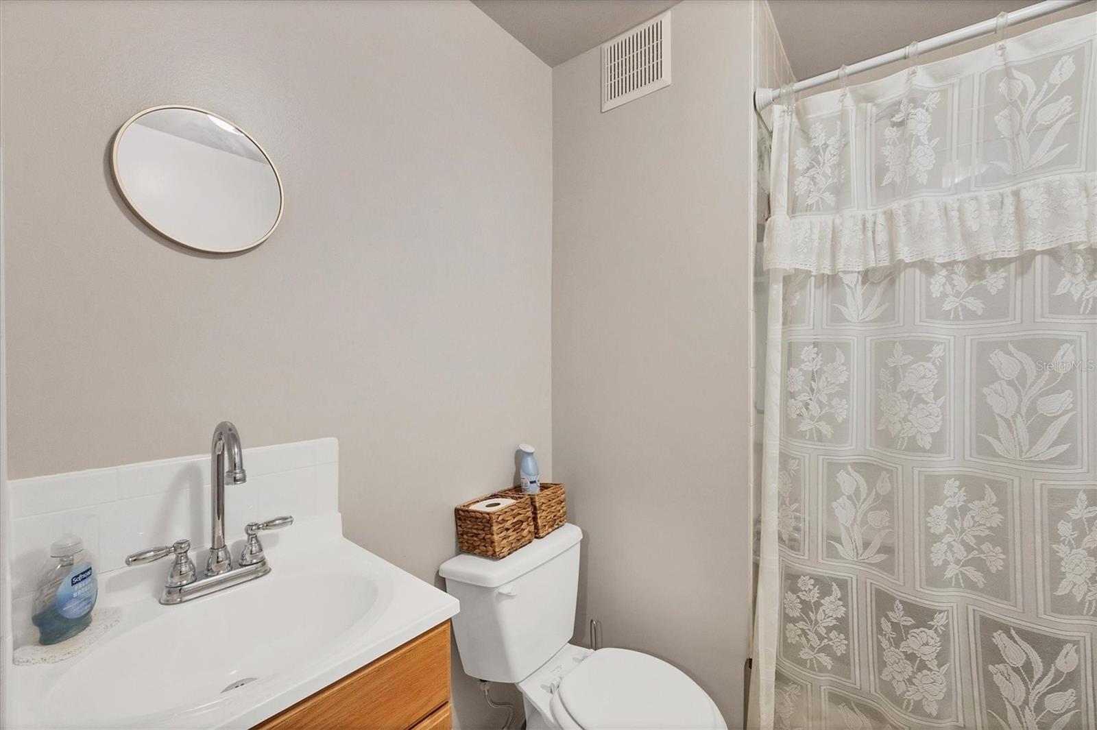 1760 - HOLIDAY PARK UNIT 1 - Residential