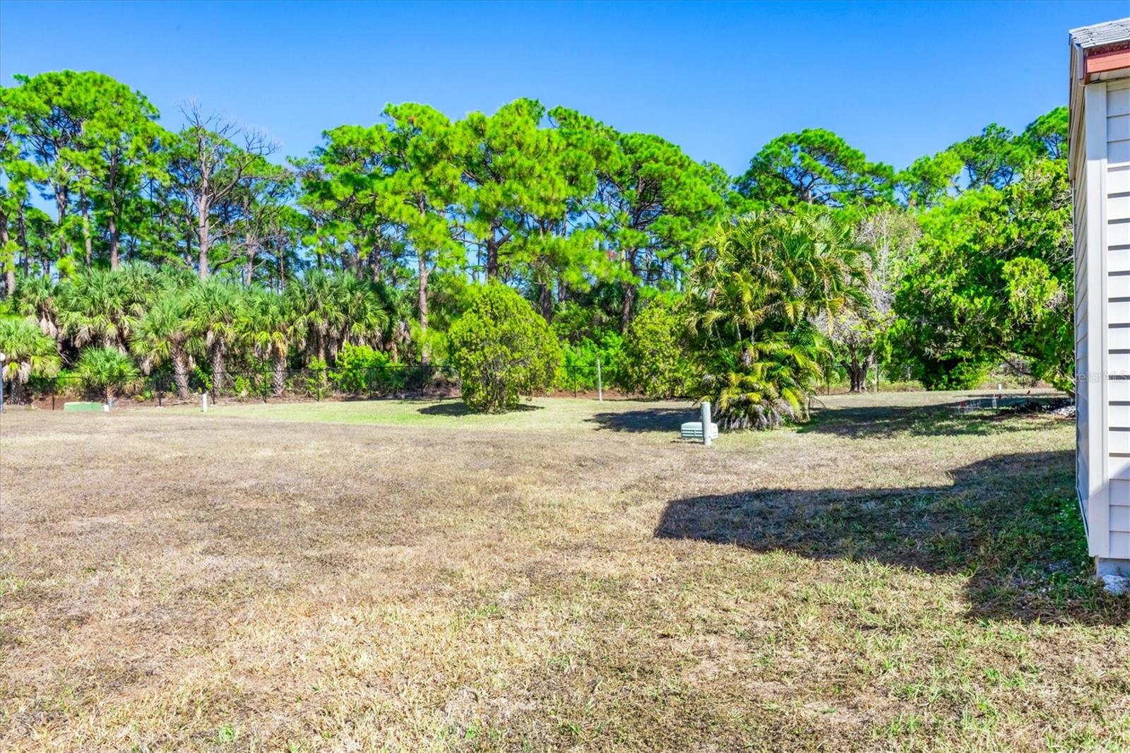 1760 - HOLIDAY PARK UNIT 1 - Residential