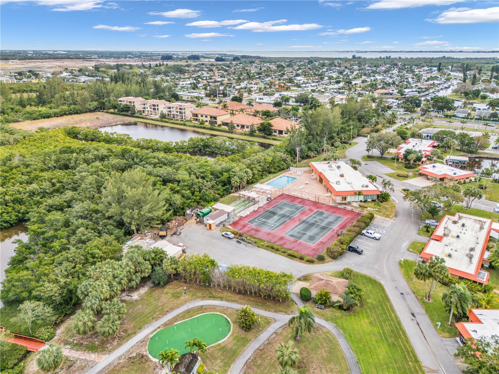 PALMA SOLA HARBOUR SEC 4 - Residential