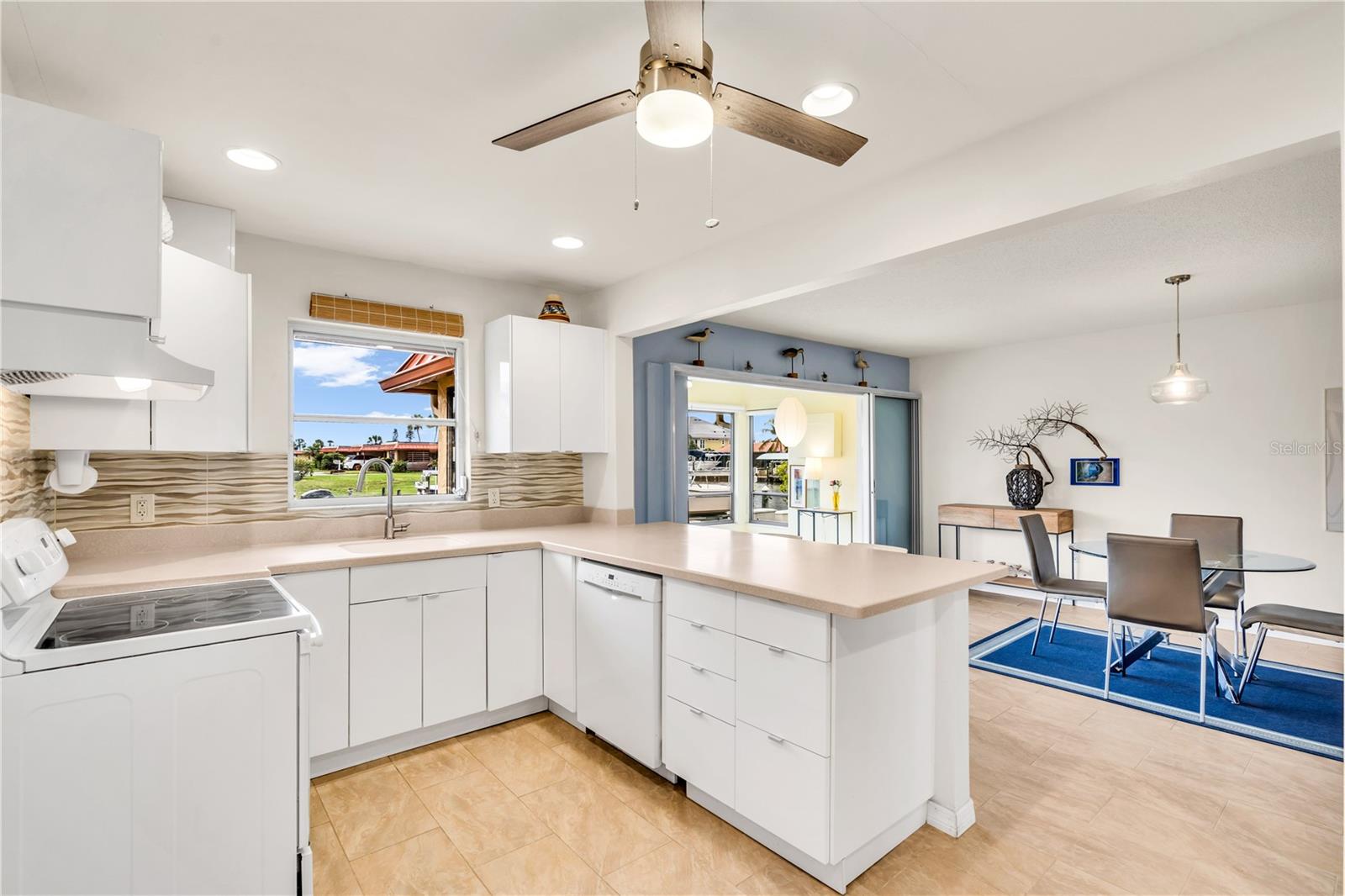 PALMA SOLA HARBOUR SEC 4 - Residential