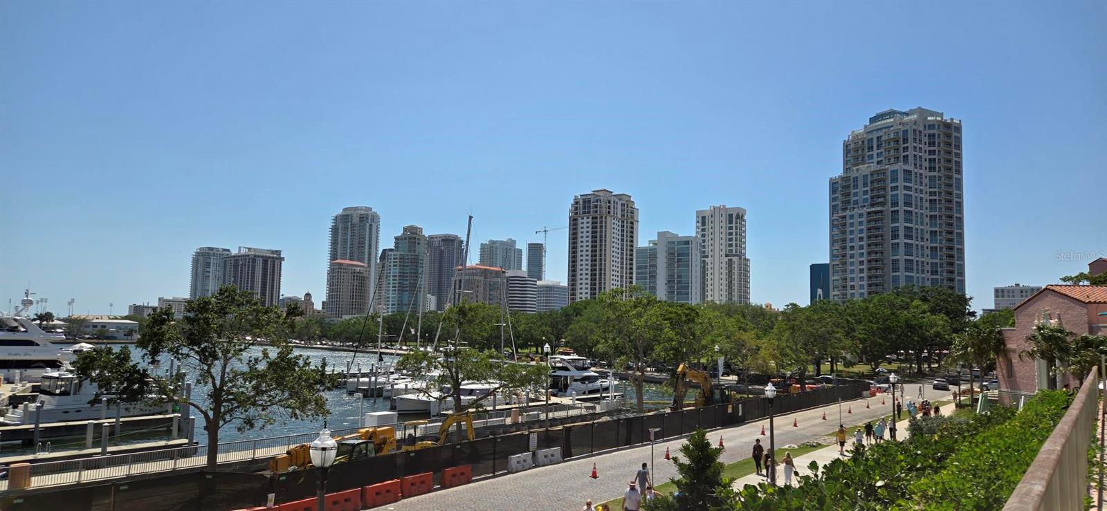 LES CHATEAUX CONDO - Residential