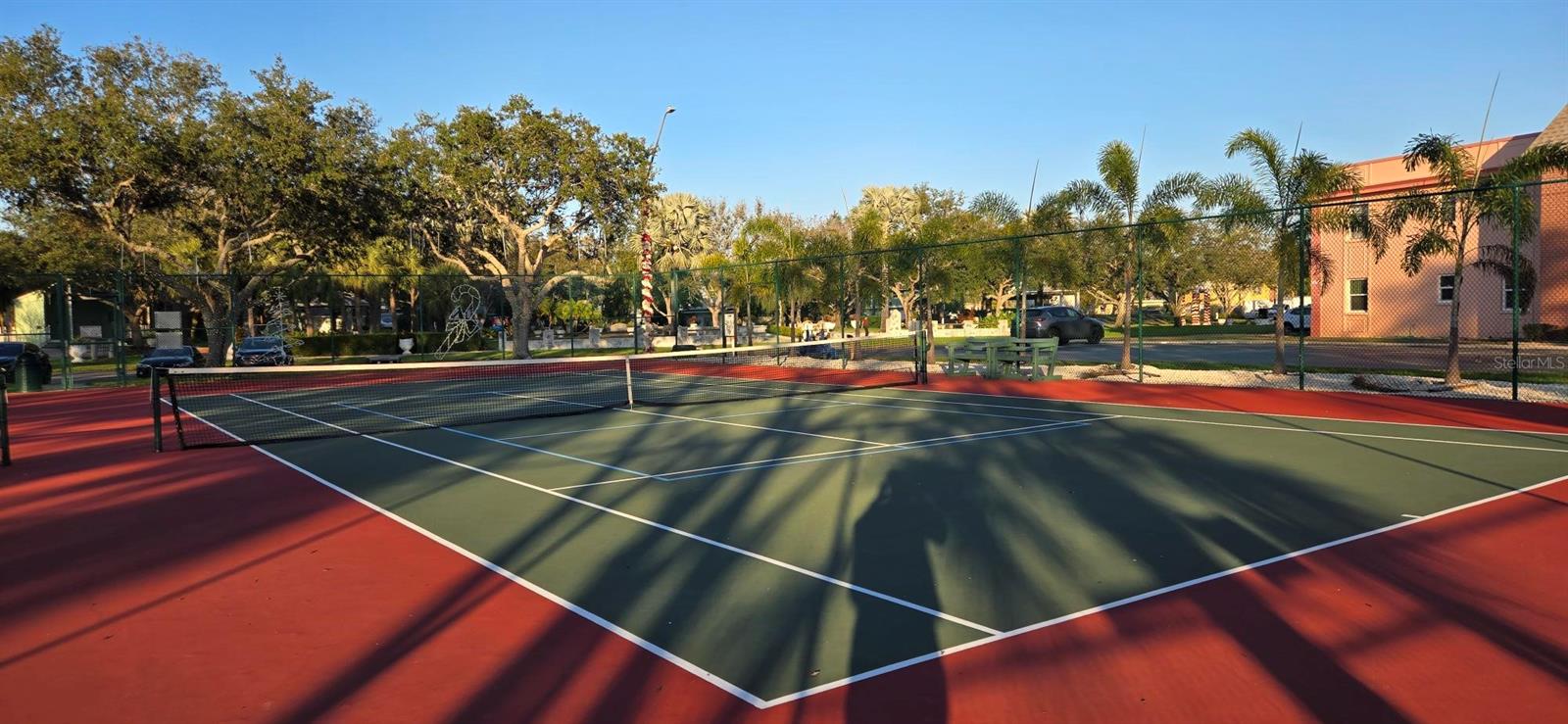 LES CHATEAUX CONDO - Residential