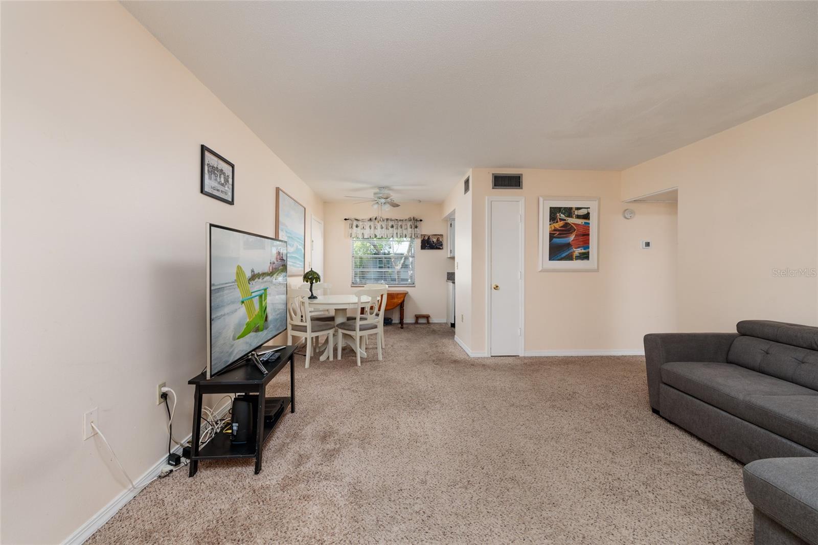 LES CHATEAUX CONDO - Residential