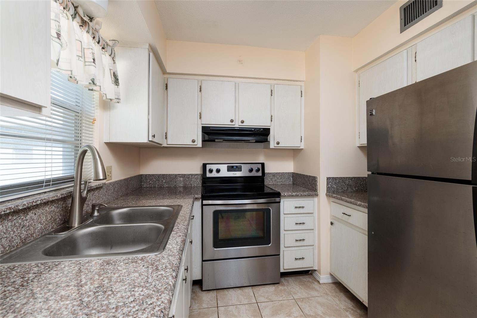 LES CHATEAUX CONDO - Residential